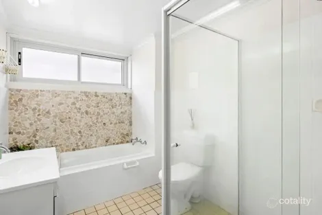 Property photo of 2/62 Carrington Parade Curl Curl NSW 2096