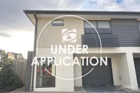 Property photo of 1 Nebula Lane Cranbourne East VIC 3977