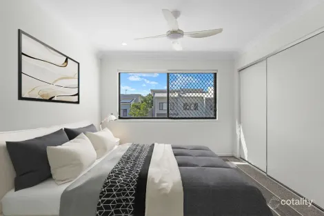 Property photo of 10 Tim Place Coomera QLD 4209