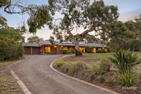 Property photo of 585 Racecourse Road Sunbury VIC 3429
