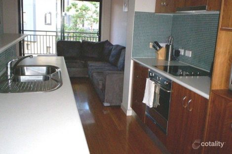 Property photo of 28 Rourke Lane Kensington VIC 3031