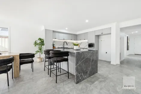 Property photo of 10 Amethyst Place Werribee VIC 3030