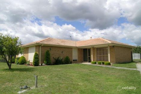Property photo of 71 Girvan Circuit Endeavour Hills VIC 3802