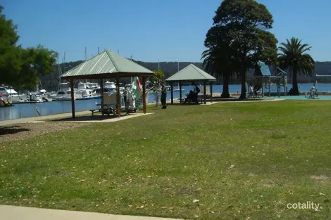 Property photo of 35 Masons Parade Point Frederick NSW 2250