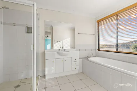 Property photo of 14 Watanga Crescent Wyee Point NSW 2259