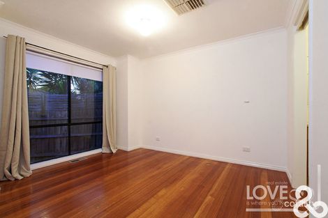 Property photo of 28 Dunlop Crescent Mill Park VIC 3082