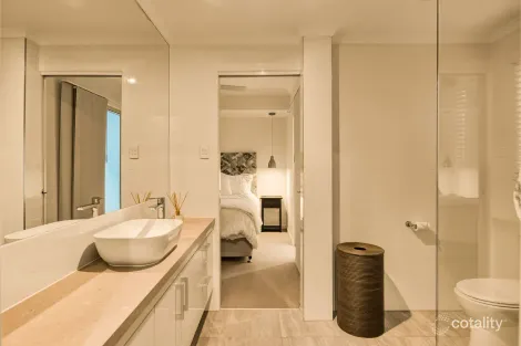 Property photo of 1 Dorsal Drive Birkdale QLD 4159