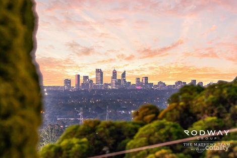 Property photo of 3 Hillside Road Mount Richon WA 6112