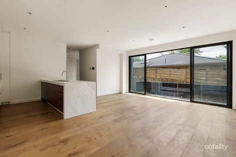 Property photo of 2/90 Yerrin Street Balwyn VIC 3103