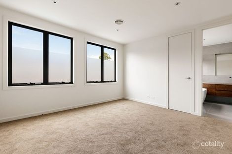 Property photo of 2/90 Yerrin Street Balwyn VIC 3103