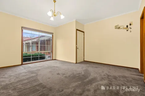 Property photo of 1 Ryan Court Berwick VIC 3806