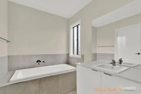 Property photo of 3 Epacris Crescent Broadford VIC 3658