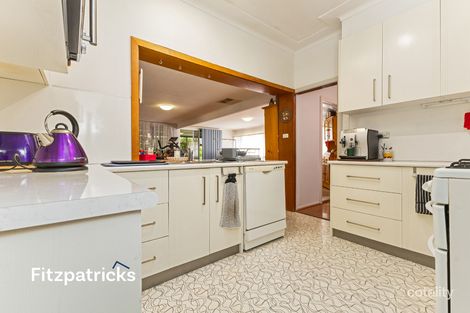 Property photo of 14 Marama Parade Mount Austin NSW 2650