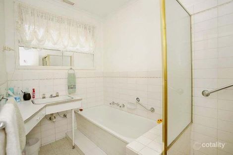 Property photo of 2/5 Rowland Street Mont Albert VIC 3127