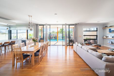 15 Coolabah Cl, Kelso, NSW 2795