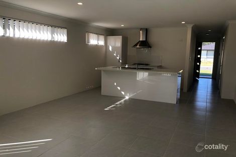 Property photo of 7 Cherrytree Chase Maddington WA 6109