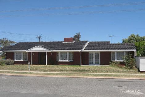 28 Strathfield Tce, Largs North, SA 5016