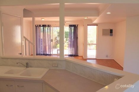 Property photo of 2/164 Alexander Drive Highland Park QLD 4211