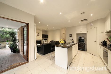 Property photo of 17 Yarraburn Close Bentleigh East VIC 3165