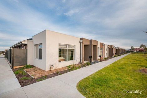 Property photo of 21 Hadley Lane Craigieburn VIC 3064
