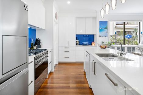 Property photo of 24 Chip In Place Helensvale QLD 4212