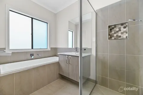 Property photo of 20 Charming Loop Officer VIC 3809