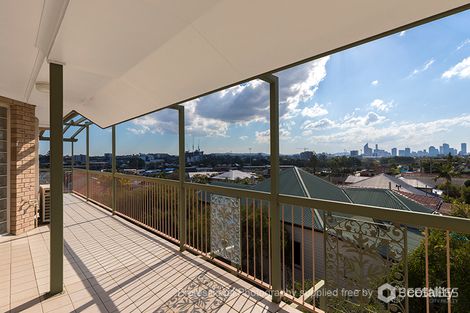 Property photo of 7/11 Baragoola Street Coorparoo QLD 4151