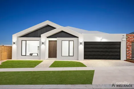42 Leahy Cct, Gisborne, VIC 3437