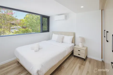 Property photo of 24 Crestgarden Street Macgregor QLD 4109