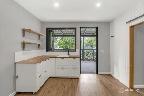Property photo of 2D Box Street Yamanto QLD 4305