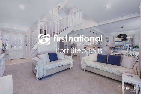 2/16 Pebble Pde, Fingal Bay, NSW 2315