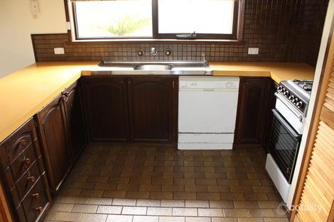 Property photo of 15 Semillon Grove Mount Clear VIC 3350