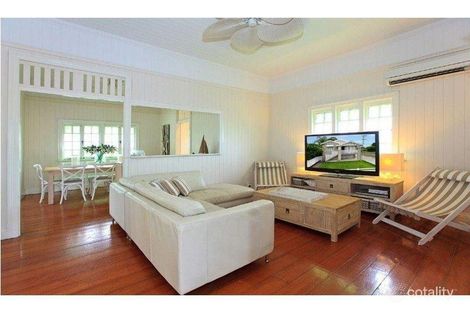 Property photo of 352 Hawthorne Road Hawthorne QLD 4171