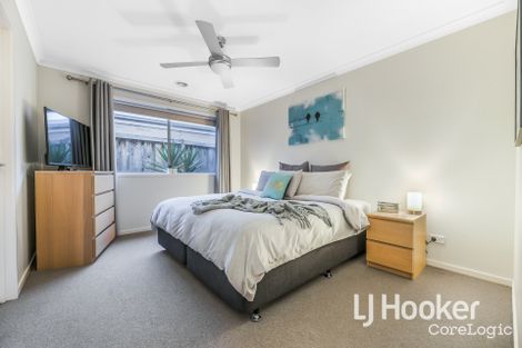 Property photo of 44 Wheelers Park Drive Cranbourne North VIC 3977