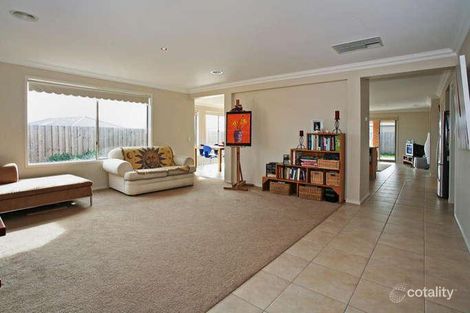 Property photo of 5 Malbec Loop Waurn Ponds VIC 3216