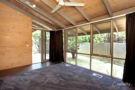 Property photo of 4 Taylor Drive Gladstone Park VIC 3043