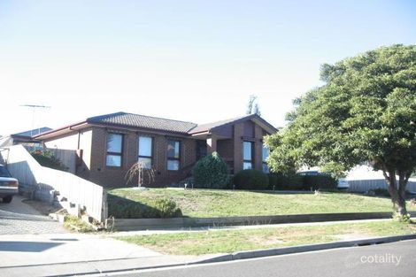 Property photo of 5 Quirk Court Endeavour Hills VIC 3802