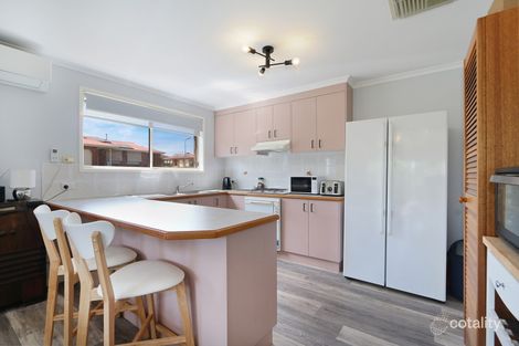 Property photo of 23 Maxwell Drive Wodonga VIC 3690