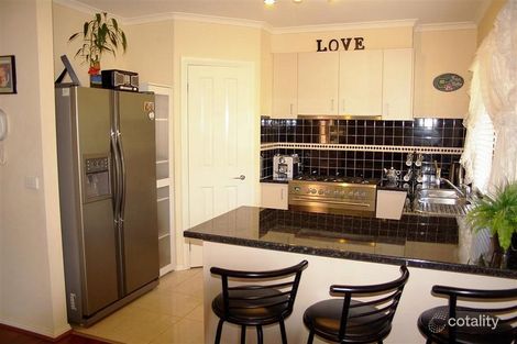 Property photo of 42 Watersprite Boulevard Sunbury VIC 3429