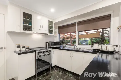 Property photo of 7 Quist Court Mill Park VIC 3082
