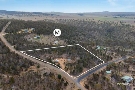9 Woodlands Dr, Binjura, NSW 2630