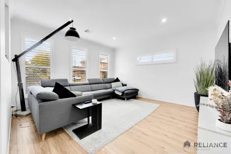 Property photo of 6A Correll Way Roxburgh Park VIC 3064