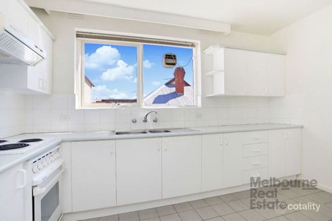 2/27 Spray St, Elwood, VIC 3184