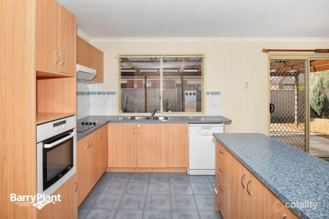 Property photo of 19 Bowral Loop Craigieburn VIC 3064