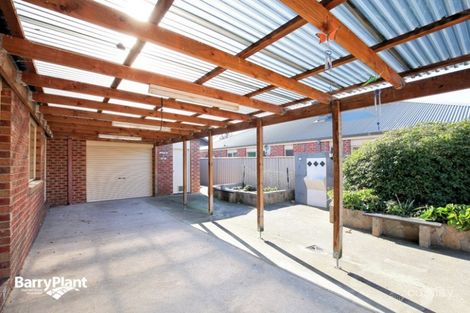 Property photo of 19 Bowral Loop Craigieburn VIC 3064