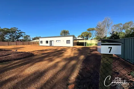 11 Clarke St, Northam, WA 6401