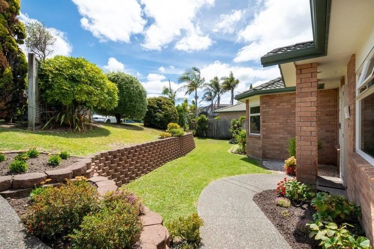Photo of property in 9 Chesterfield Way, Orewa, 0931