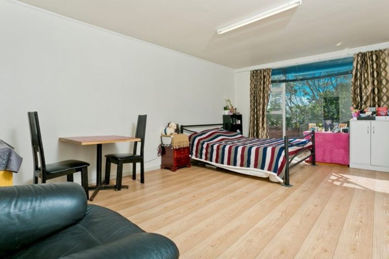 Photo of property in 4/205 Onewa Road, Birkenhead, Auckland, 0626