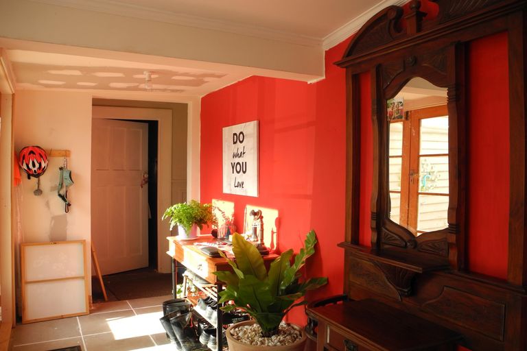 Photo of property in 22 Timaru Road, Waimate, 7924