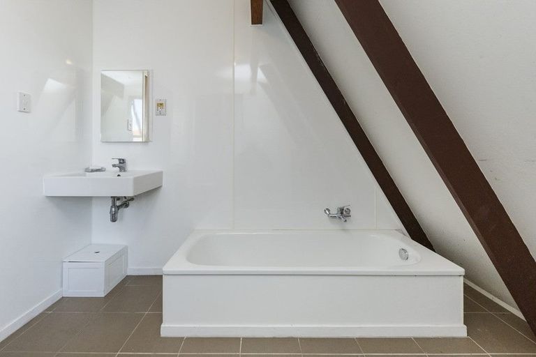 Photo of property in 46 Summerhill Drive, Fitzherbert, Palmerston North, 4410